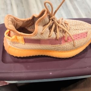 YEZZY BOOST 350 V2 CLAY